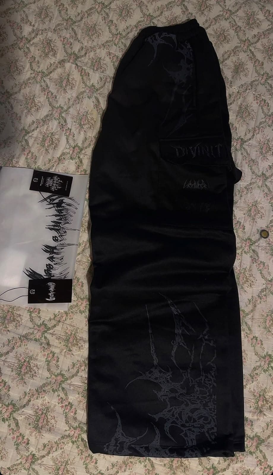 Pantalón deportivo gráfico DVM TEAS